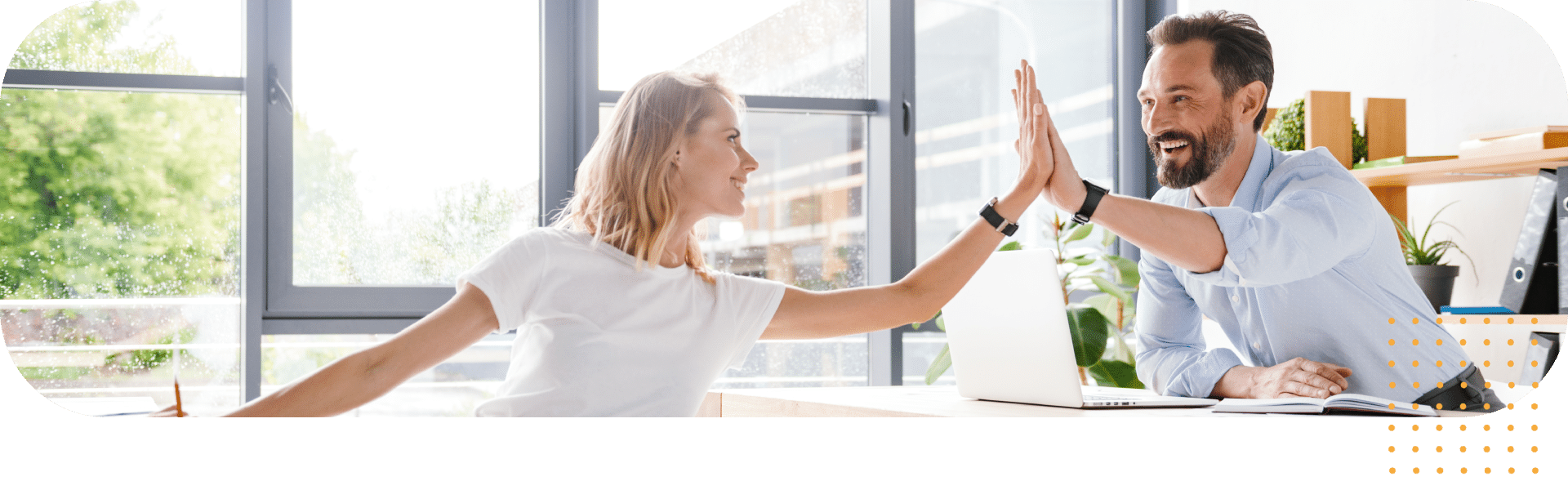 Führungskräfte und Unternehmer im Coaching-Gespräch in Berlin